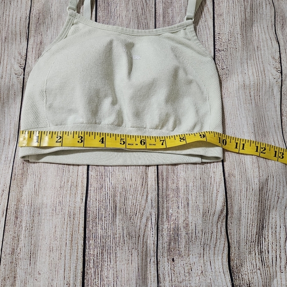 Gymshark cream adjustable strap padded bra size XS - Picture 5 of 5